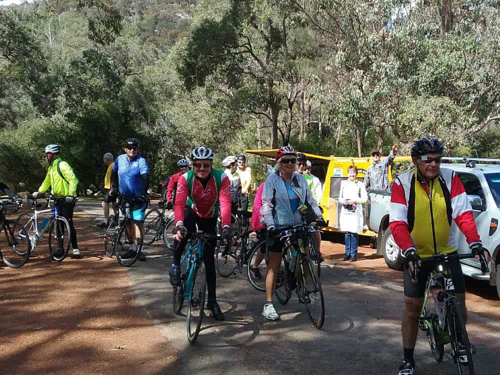 The group setting off at Serpentine